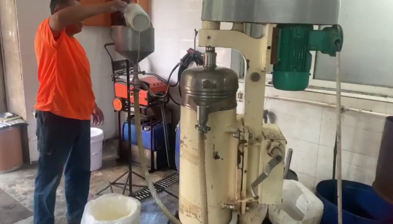 管式離心機(jī)如何能做到陶瓷粉末溶液的固液分離?